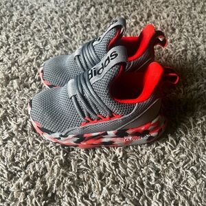 Adidas Kids Sneakers in Gray and Red
